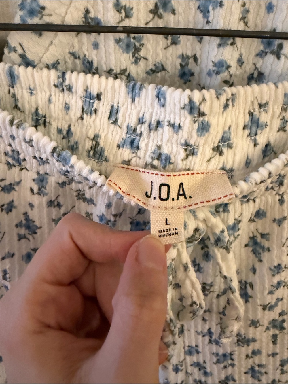 J.O.A. Women’s Ribbed White Two-Piece Lounge Set with Blue Floral Print - Picture 8 of 10